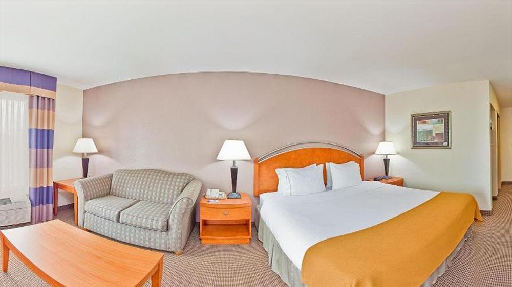 Holiday Inn Express Forest City By Ihg Luaran gambar